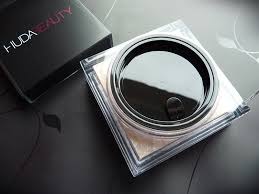 Huda Beauty Puder